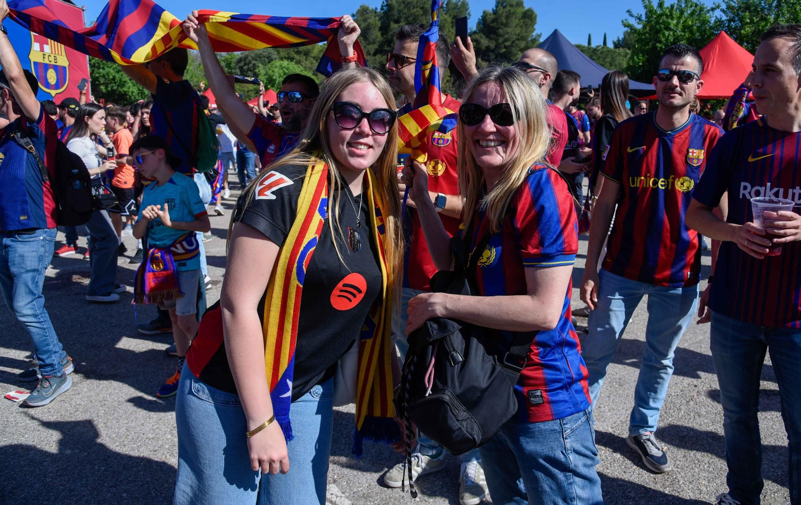 Ambiente en la Fan Zone del Barcelona