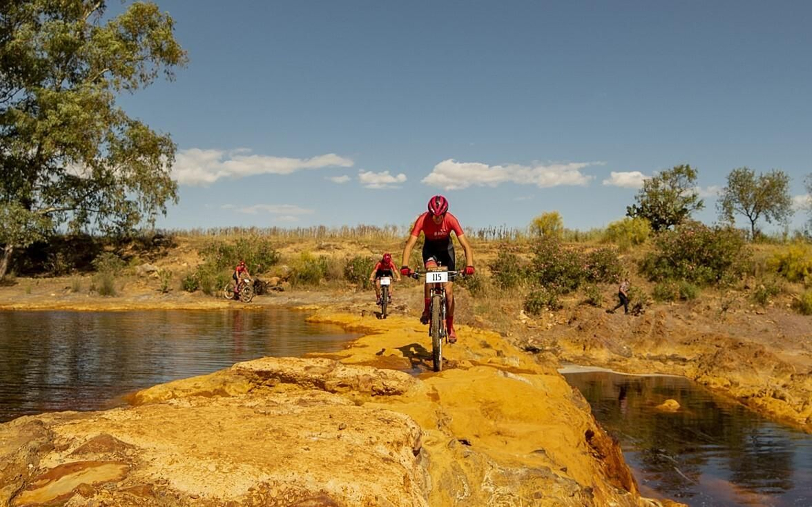 La prueba ciclista discurre por paisajes espectaculares de nuestra provincia.