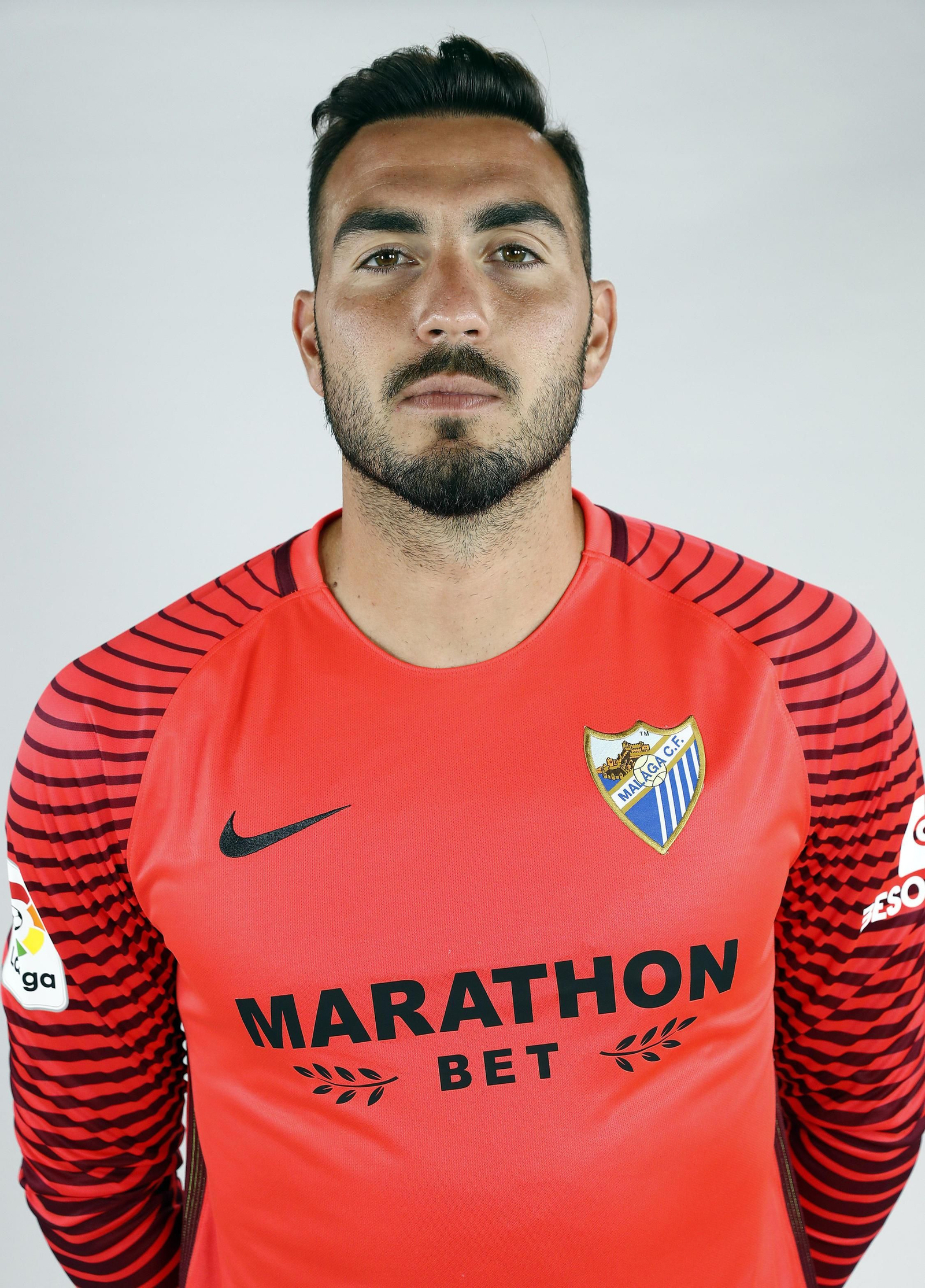 Los refuerzos brillan  en un equipo hundido