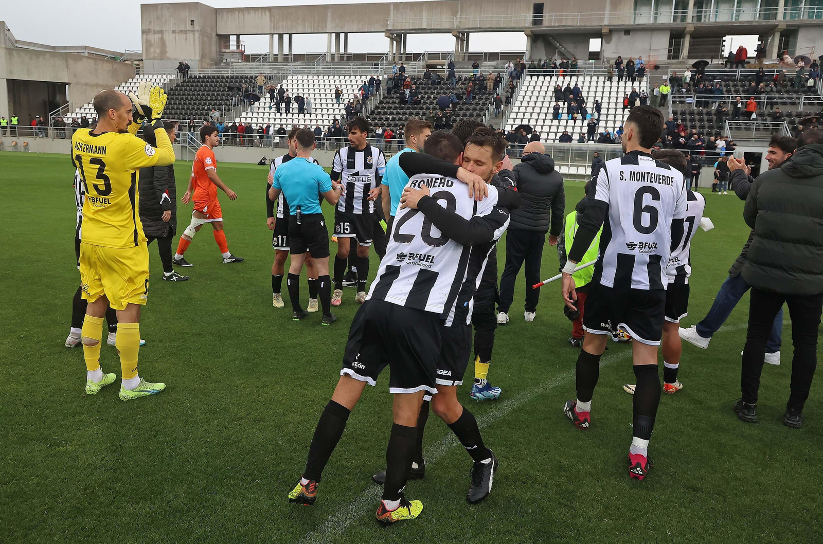 Las mejores fotos del Balona - Vélez de Segunda RFEF