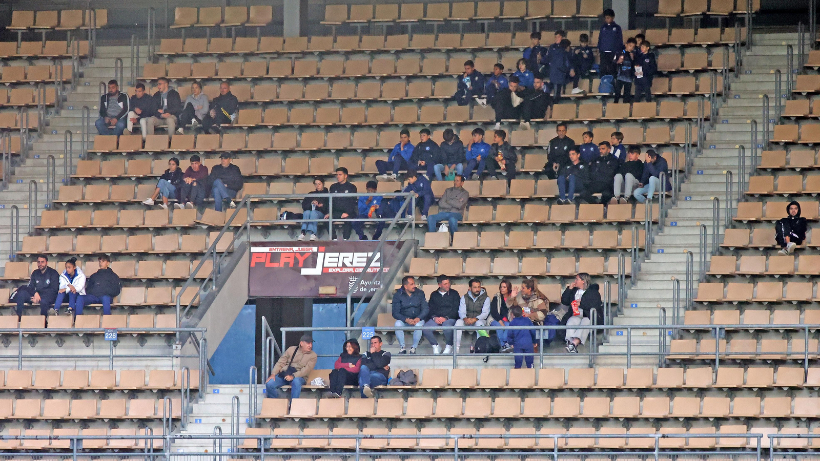 Búscate en el Xerez DFC - Ceuta B en el Municipal de Chapín en Jerez