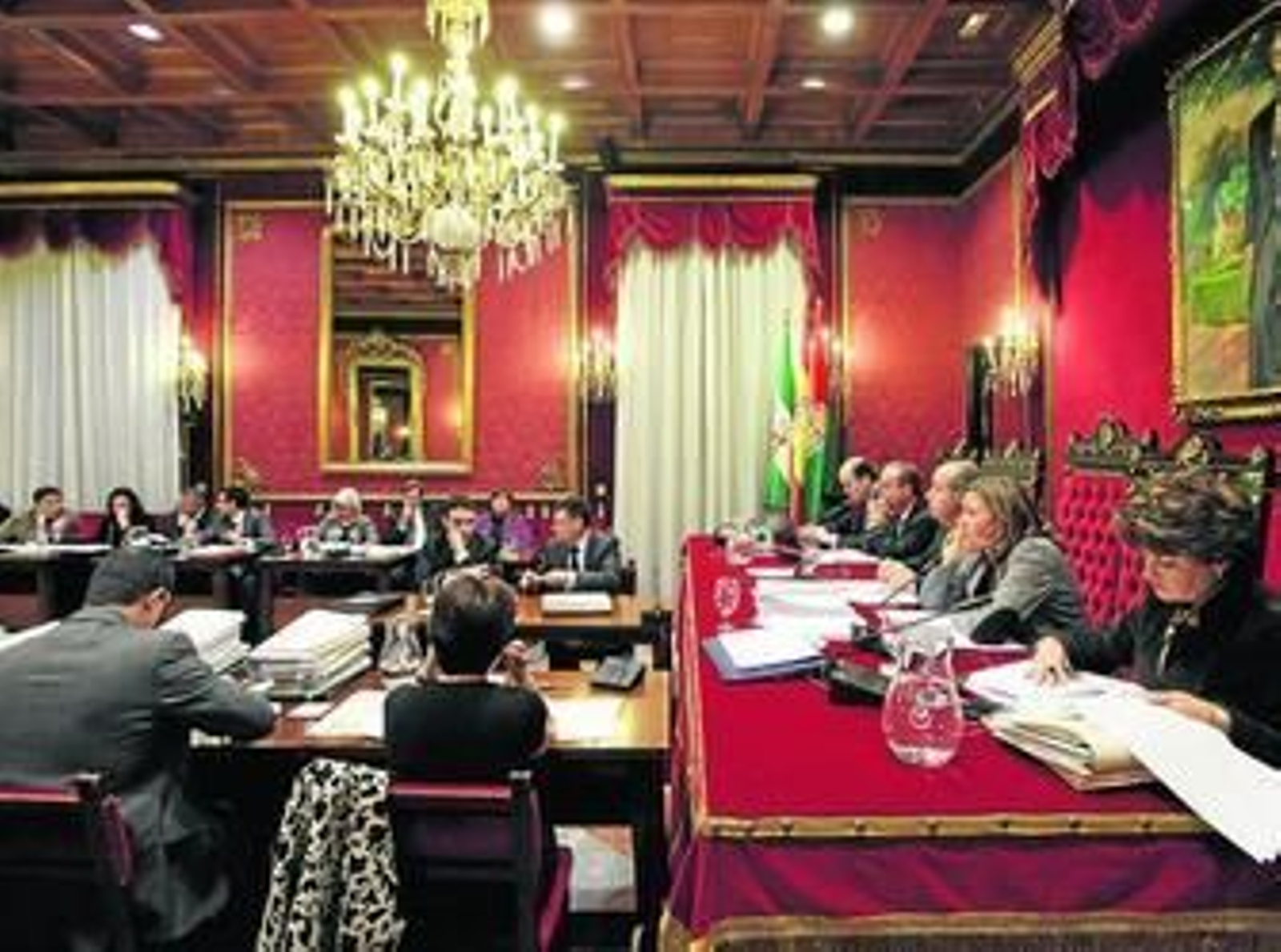 El grupo de UpyD pidió en pleno la reducción de sueldos de los concejales.