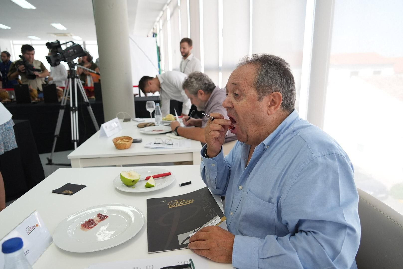 El concurso al mejor jamón de bellota 100% ibérico de Los Pedroches, en imágenes