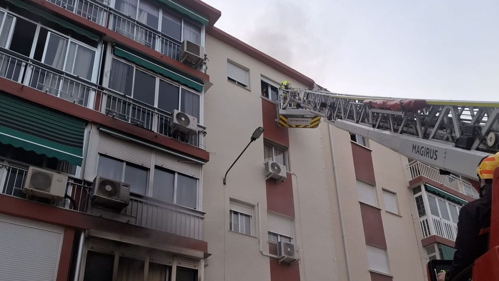 Bomberos en el lugar