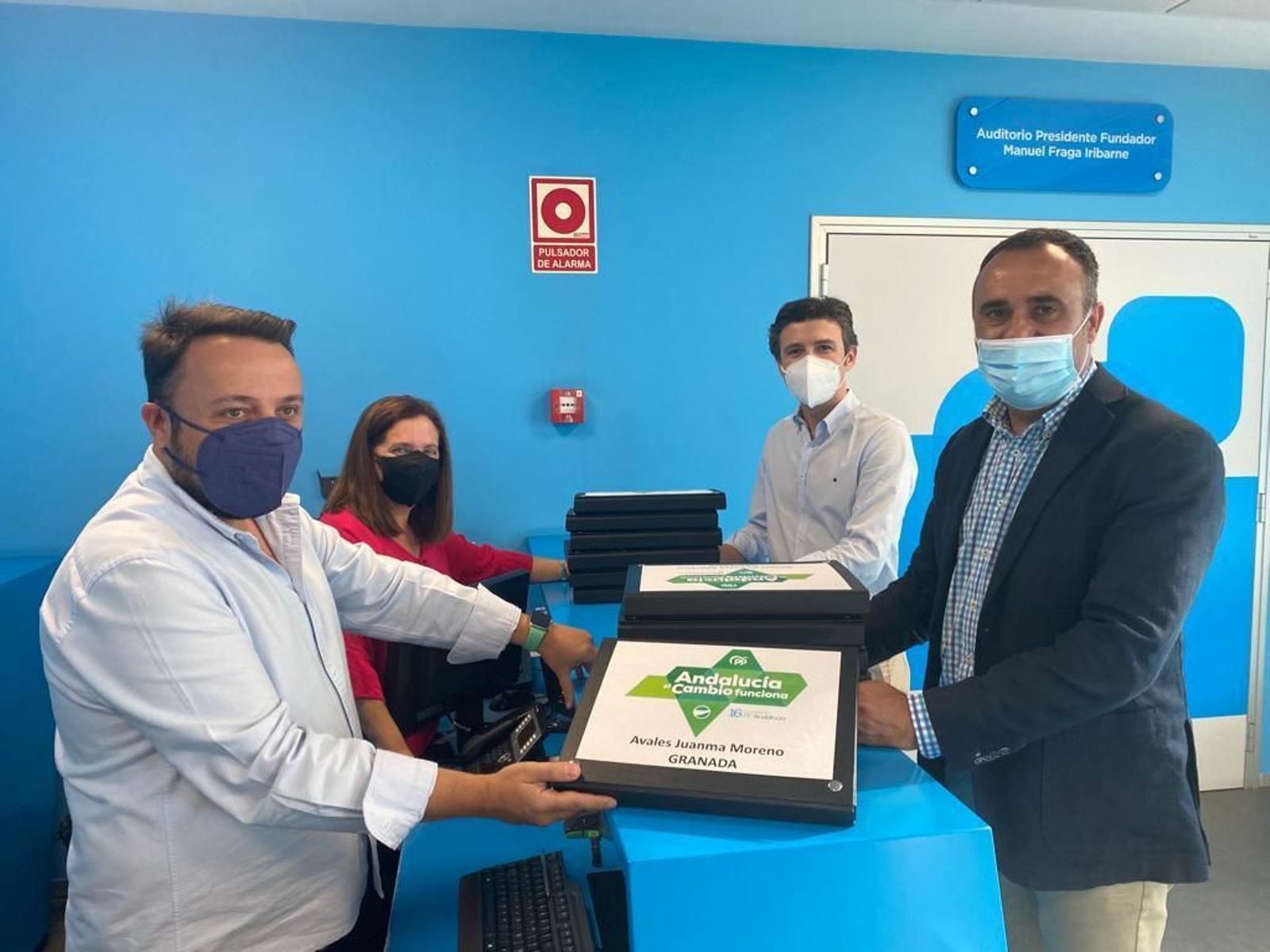 Documentación con los avales de la militancia del PP granadino en favor de Juaman Moreno