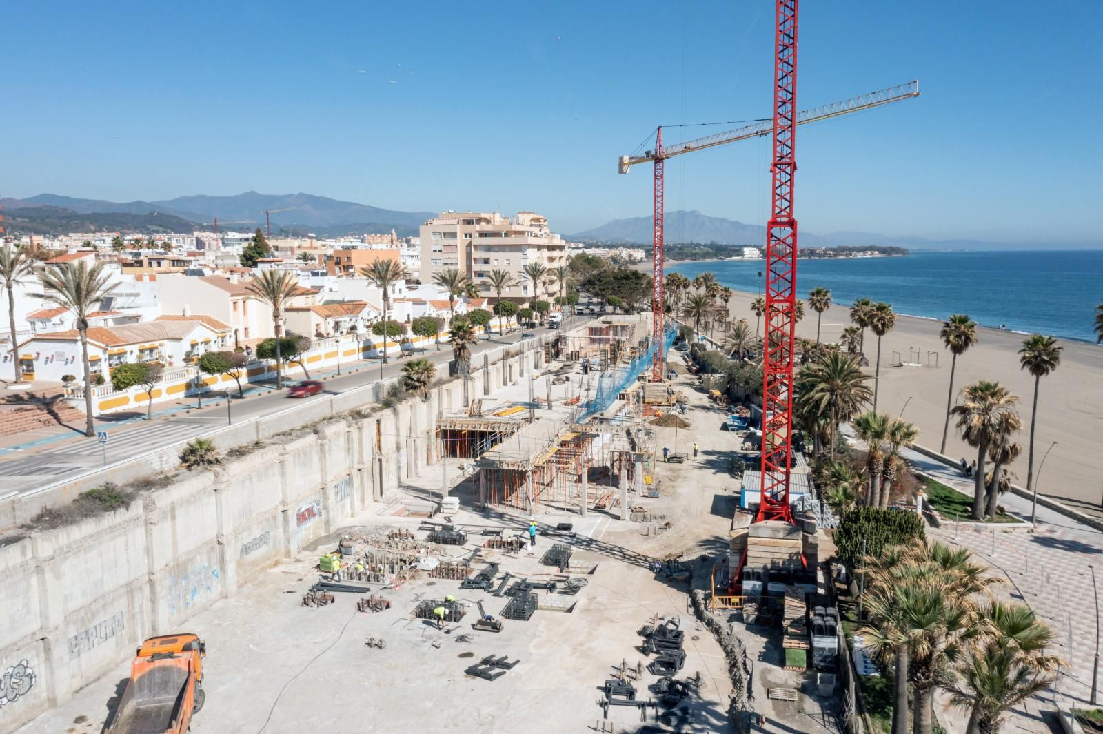 La obra del complejo sociocultural que abrirá Estepona al Mediterráneo. La obra del complejo sociocultural que abrirá Estepona al Mediterráneo.