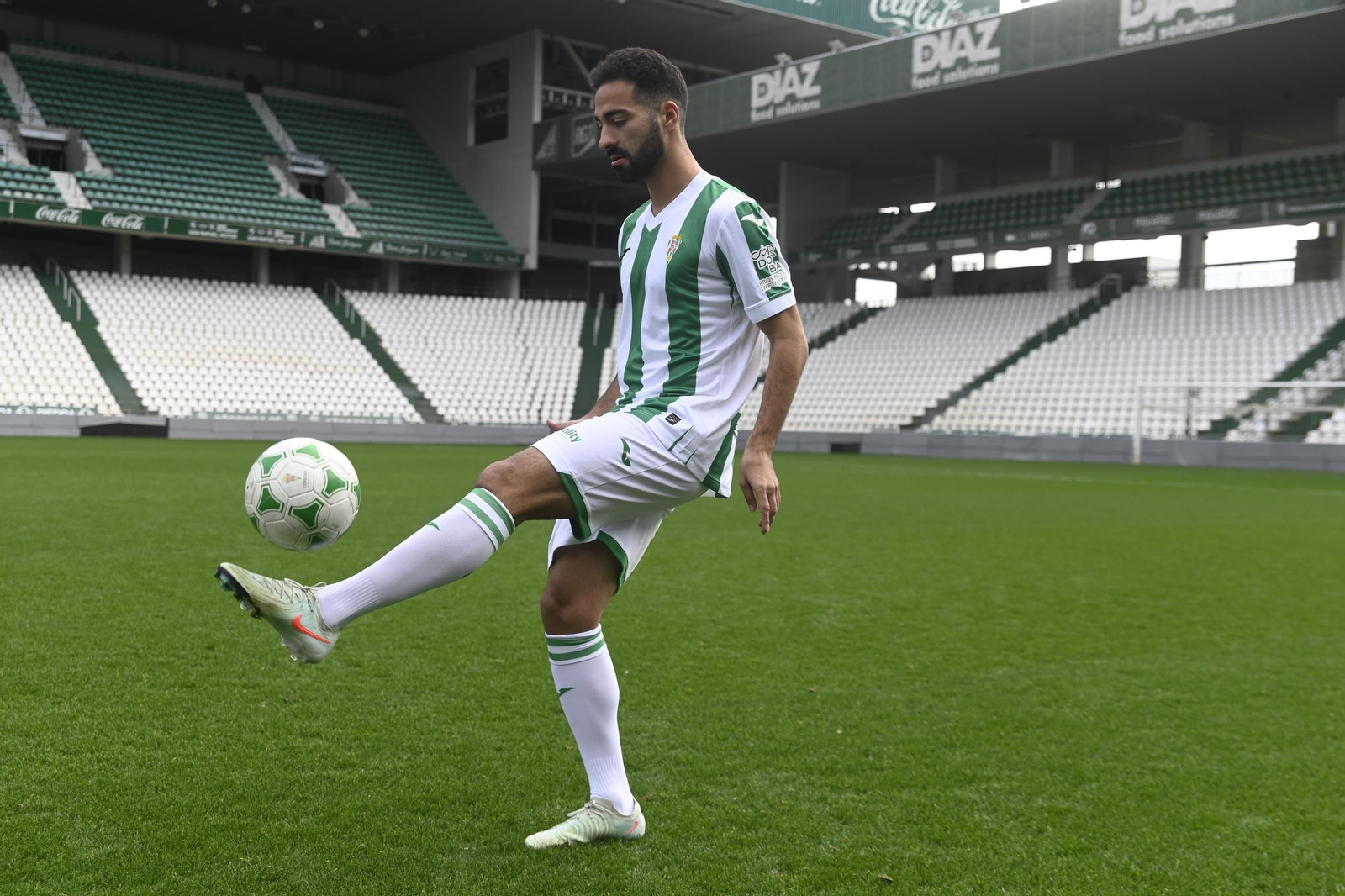 Las mejores fotos de la presentación de Corbo, Pedro Ortiz y Rubén Alves como nuevos jugadores del Córdoba CF
