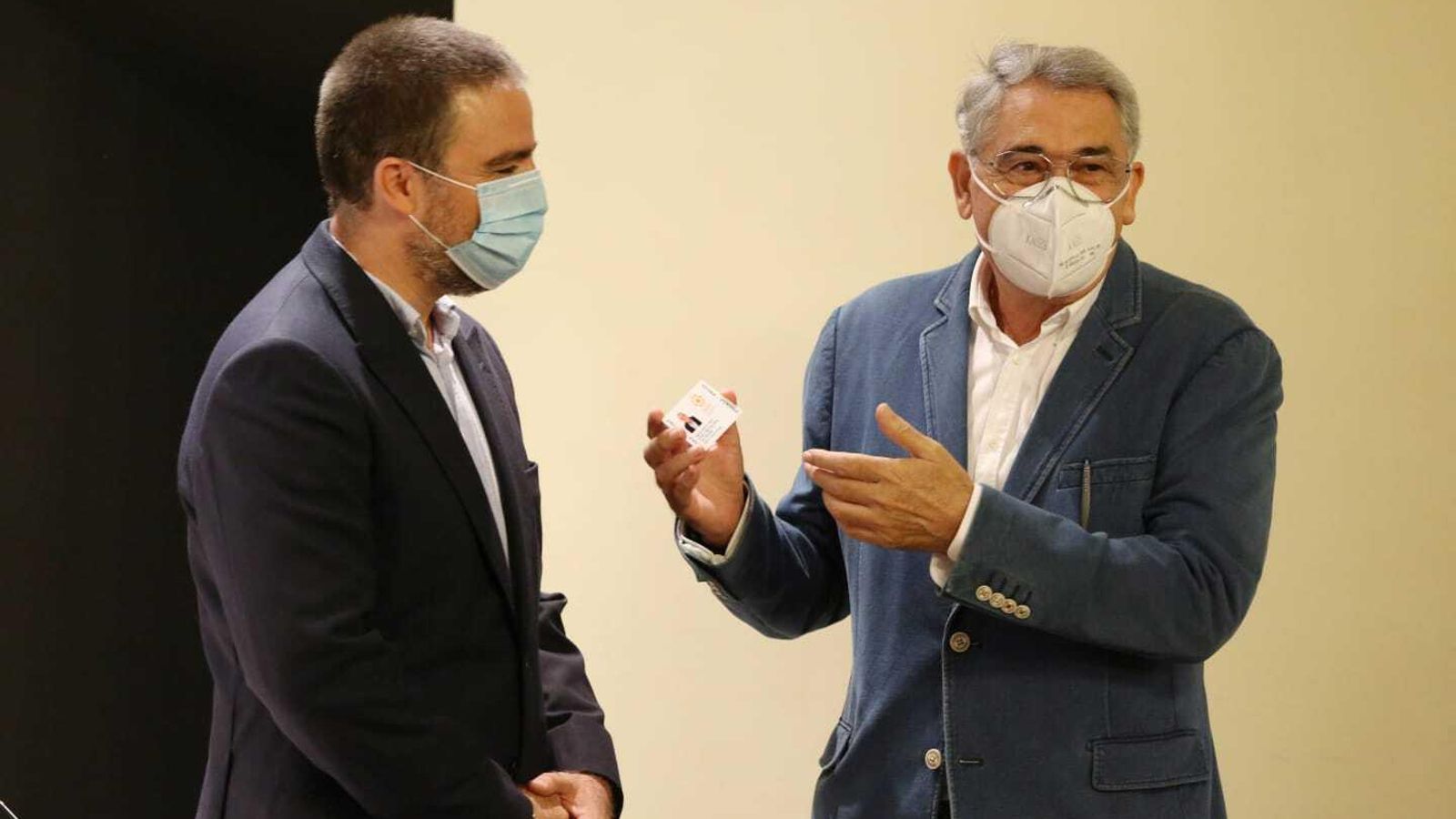 Rafael Díaz recibe la distinción como socio de honor de la Amigp.