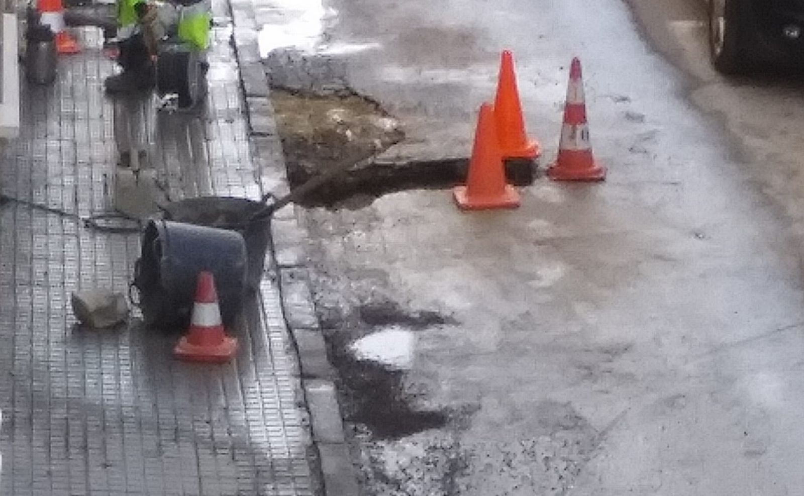Trabajos de alcantarillado en la calle Albardonero.