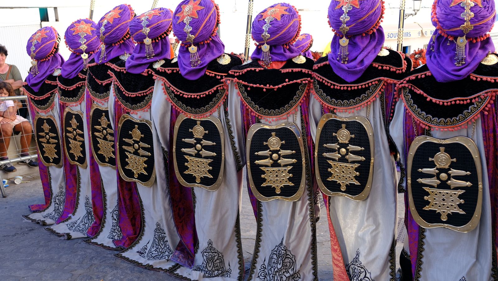 El espectacular desfile de Moros y Cristianos de Mojácar, en imágenes