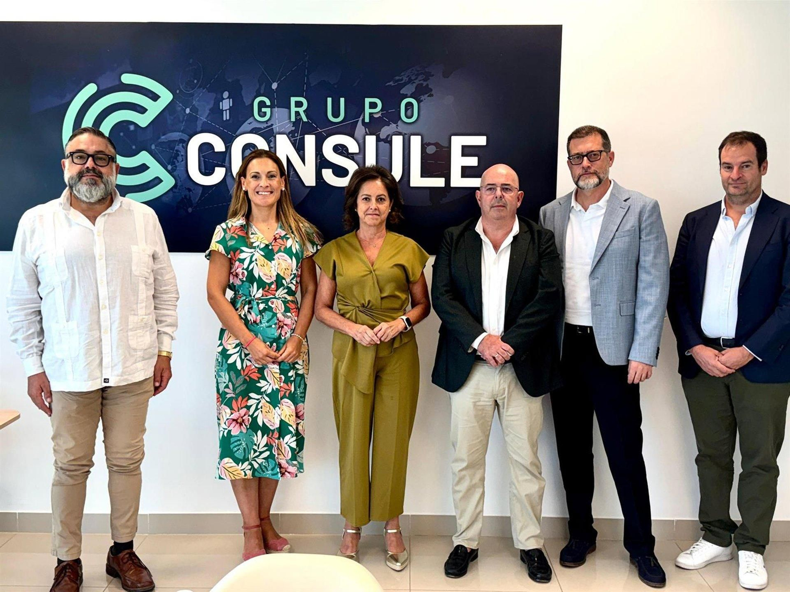 Visita de la consejera Catalina García al Grupo Consule.