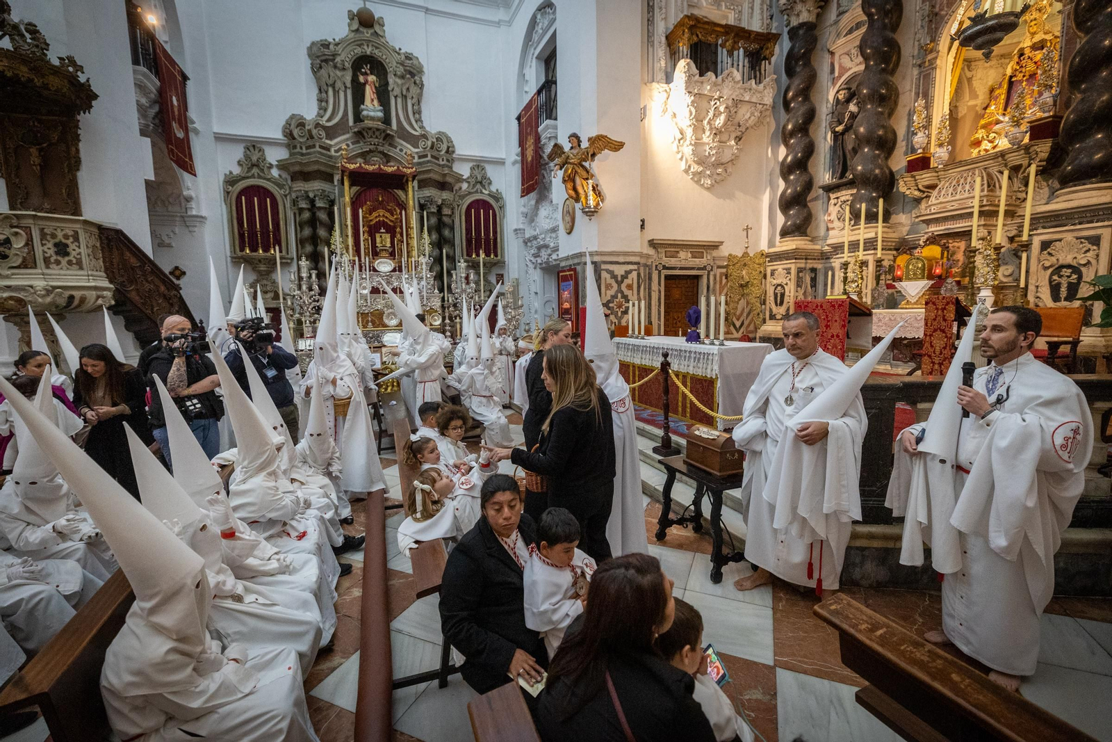 Las imágenes de la cofradía de la Sagrada Cena en la Semana Santa de Cádiz de 2024 Las imágenes de la cofradía de la Sagrada cena en la Semana Santa de Cádiz de 2024