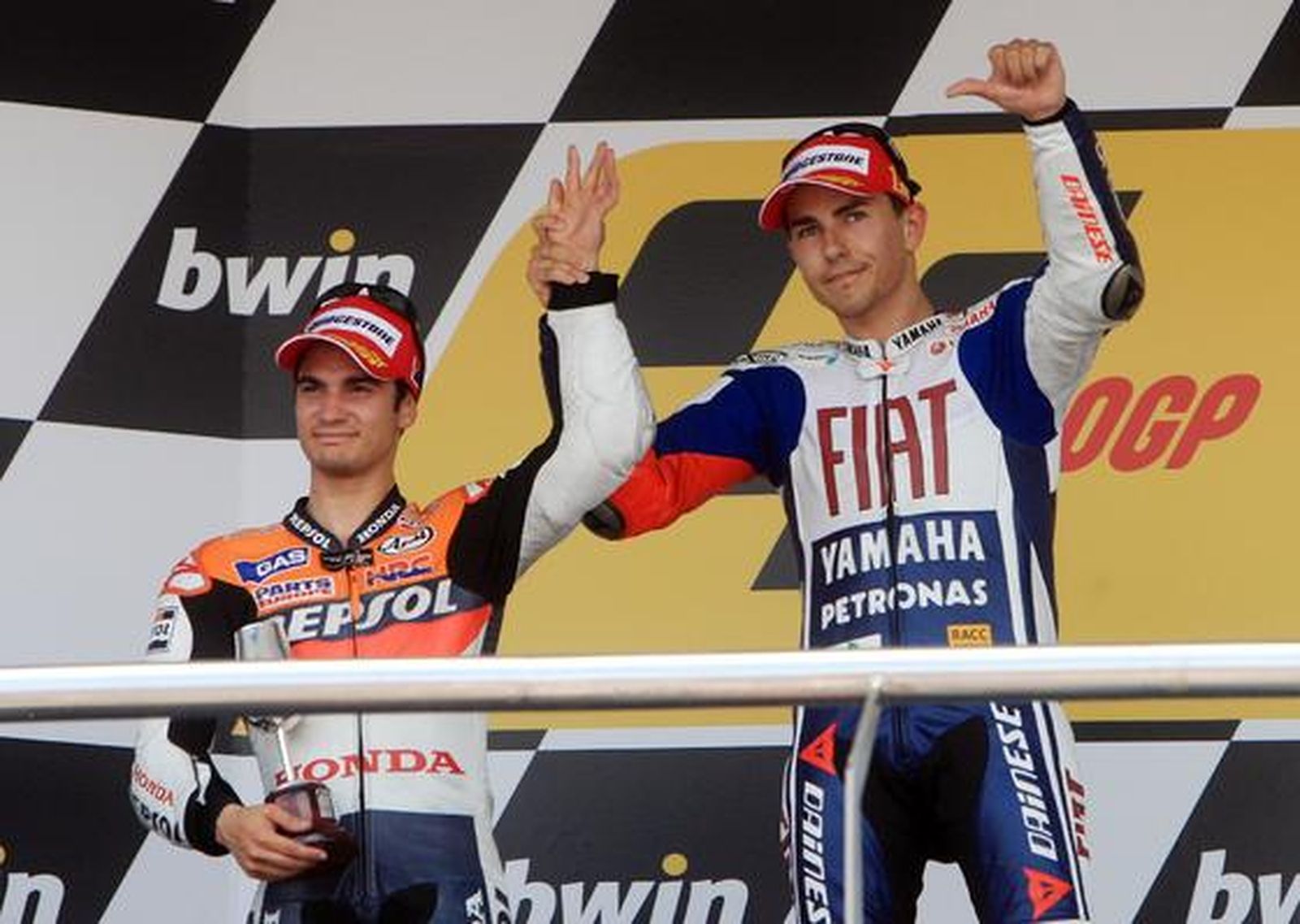 Jorge Lorenzo se impone a Pedrosa en una memorable última vuelta y se hace con su primera victoria en Jerez en la categoría de MotoGP. 

Foto: Juan Carlos Toro y Manuel Aranda