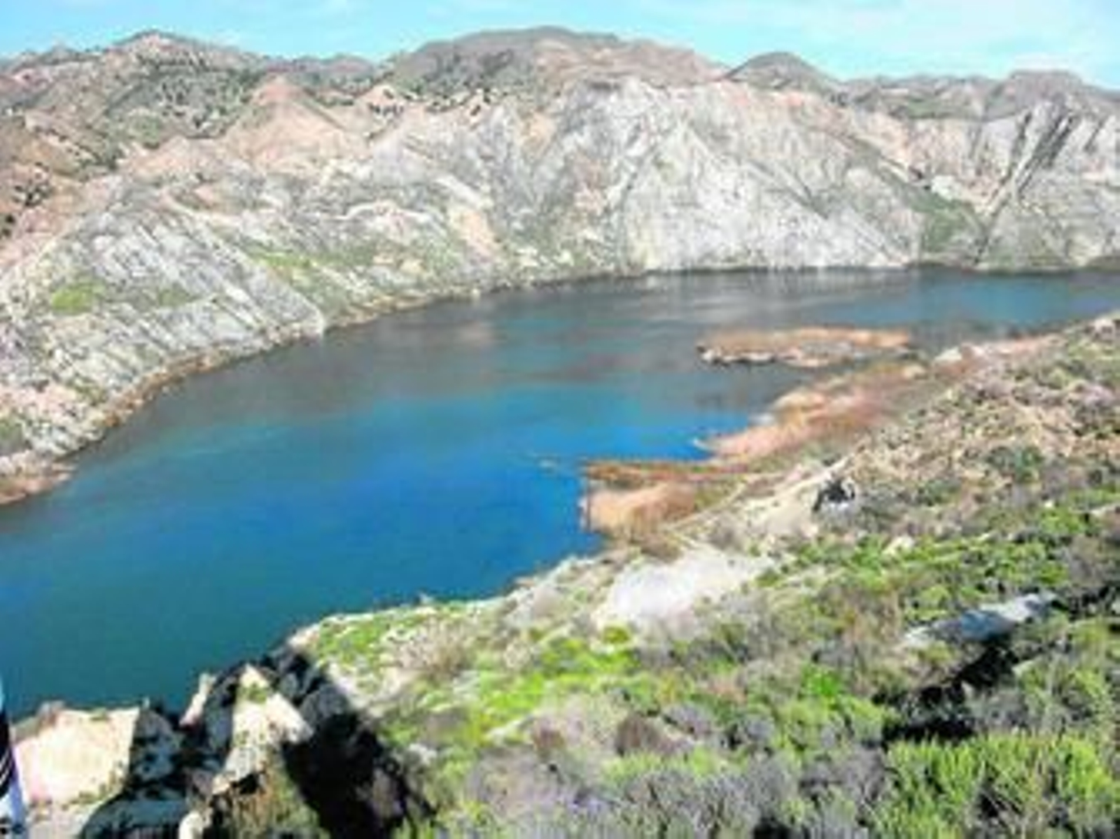 El agua comienza a subir en el pantano de Cuevas del Almanzora.