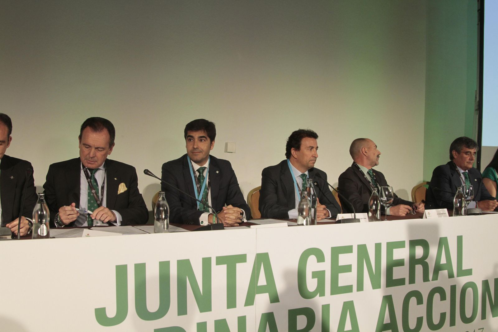 Las Junta General de Accionistas del Betis, en imágenes