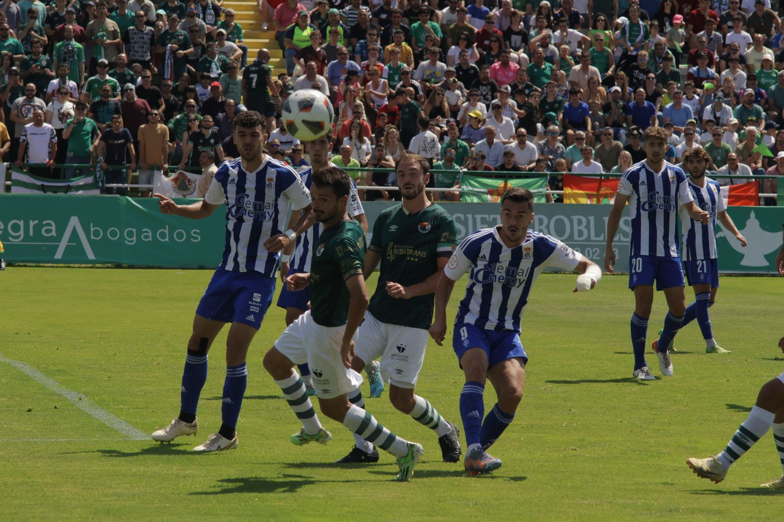 Imágenes del partido entre el Cacereño y el Recreativo de Huelva