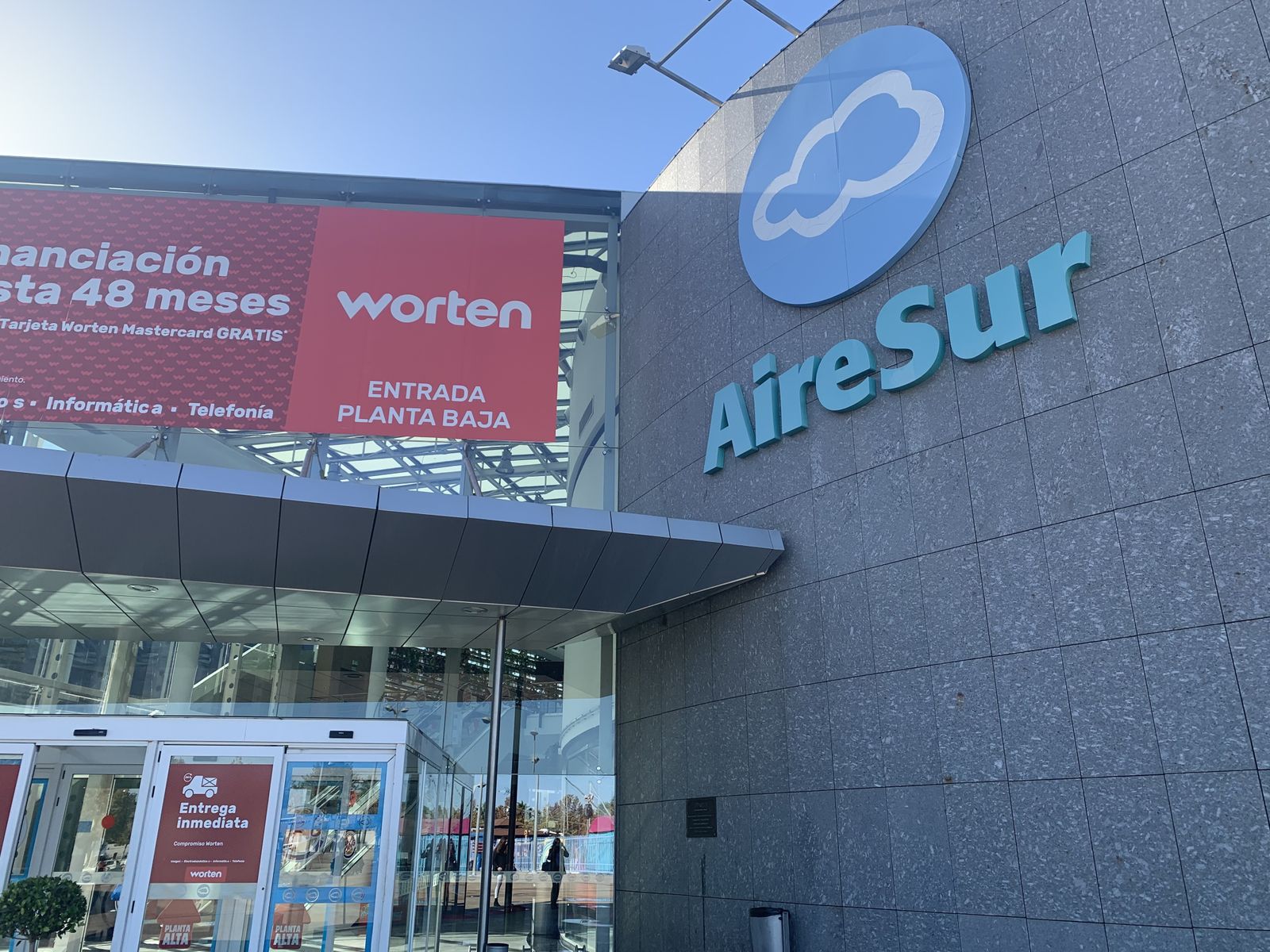 En AireSur habrá puntos de desinfección equipados con geles hidroalcohólicos para uso de los visitante.