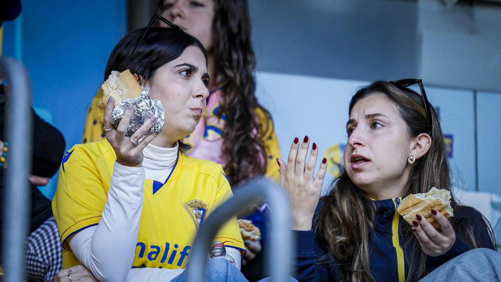 Búscate entre las imágenes del partido de fútbol Cádiz CF - Racing de Santander