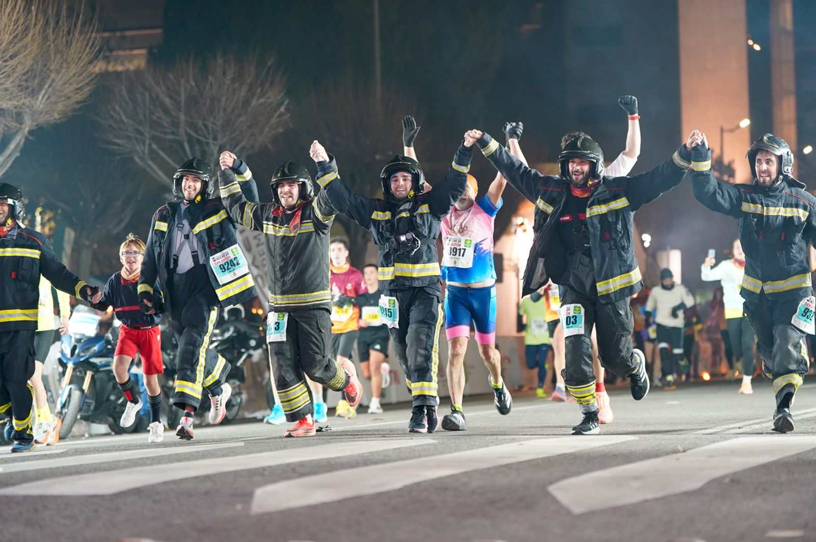 En imágenes: búscate en tu llegada a meta de la Carrera de San Antón 2026 (11)