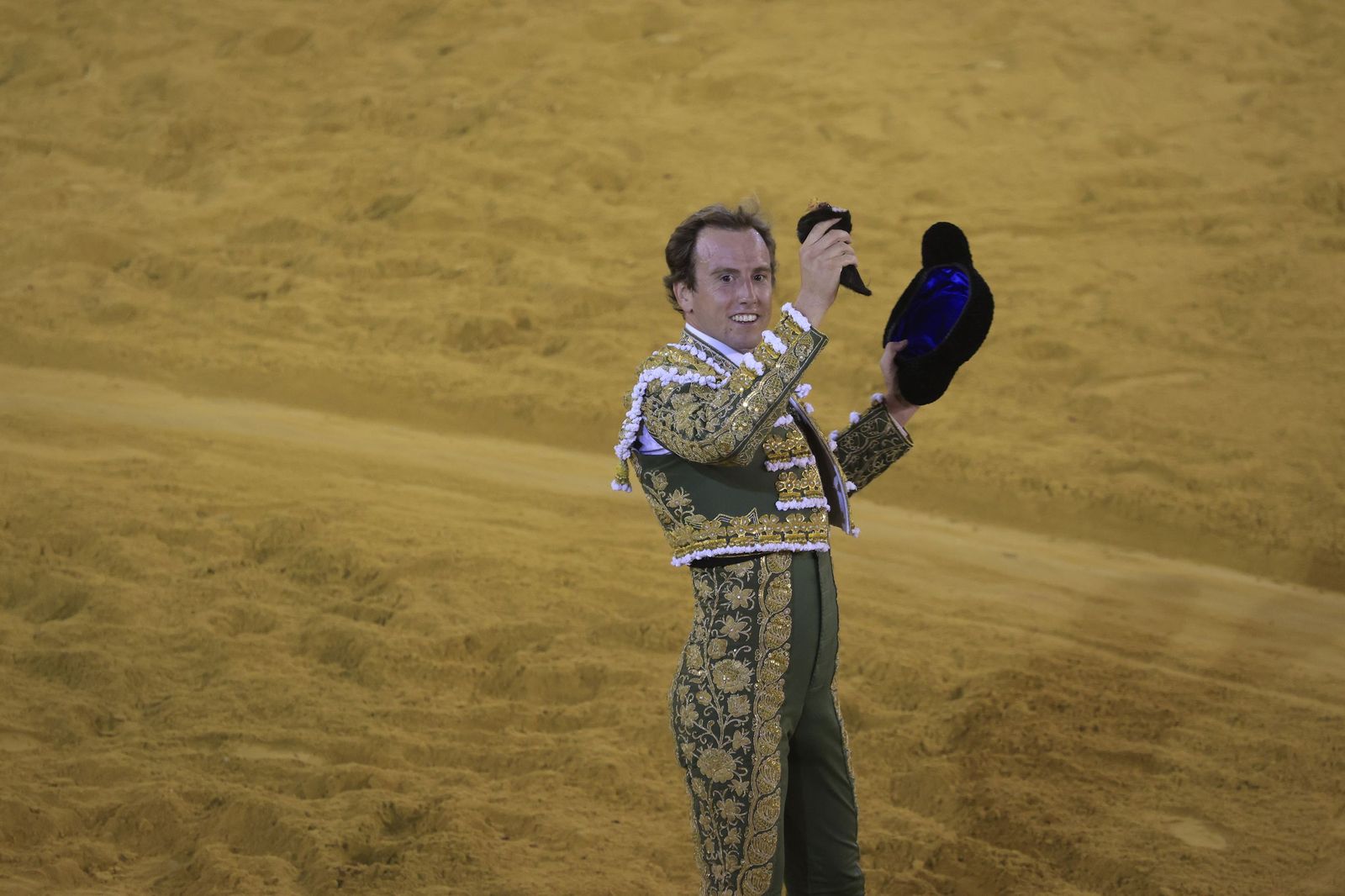Fotos de la corrida de toros de la Feria de San Roque con David Galván, Román y Joaquín Galdós