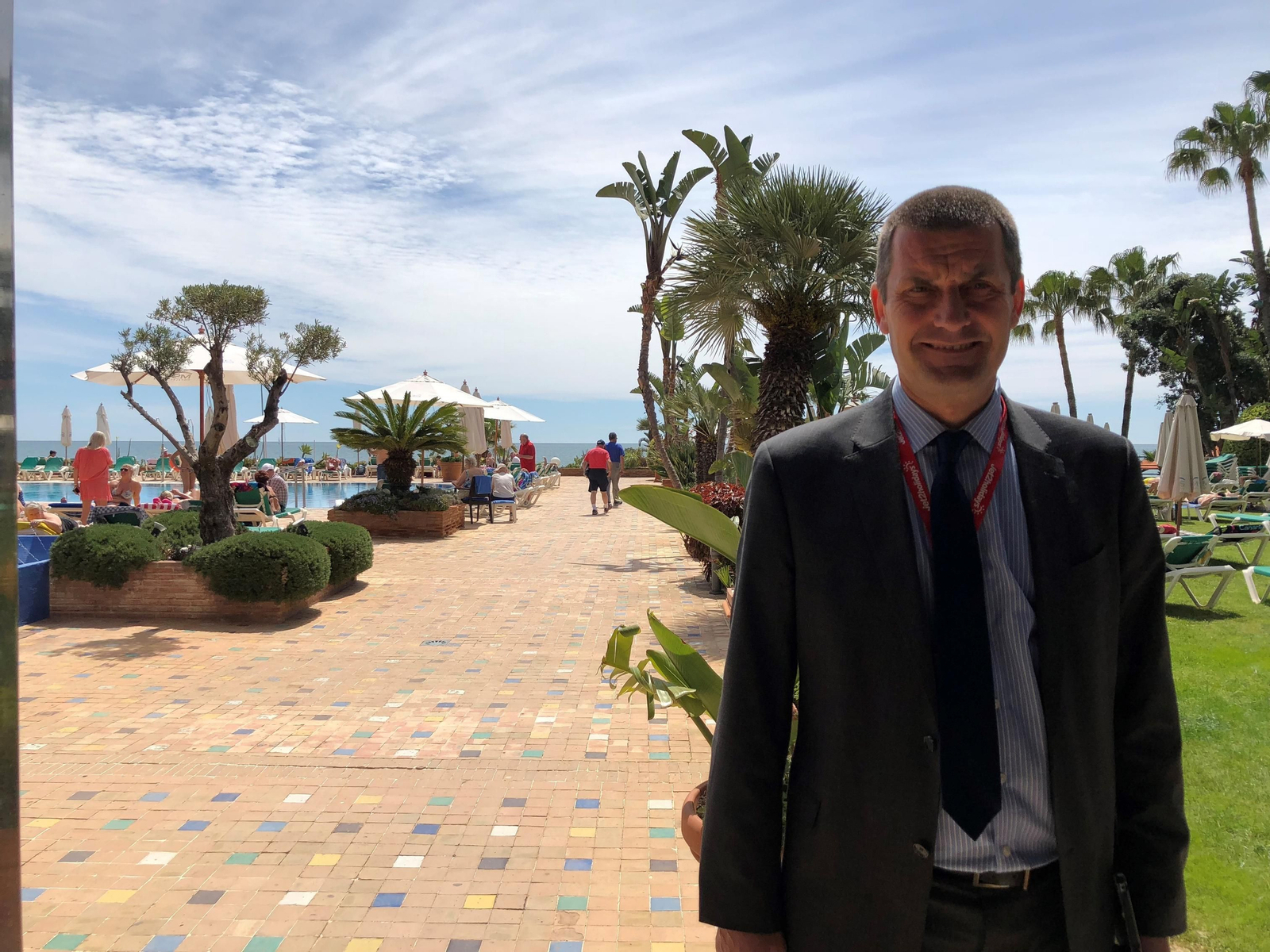 Steve Heapy posa en el hotel Amaragua de Torremolinos momentos después de esta entrevista.