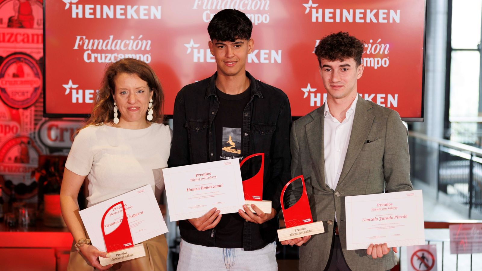 Melania Peña, Hamza Bouazzaui y Gonzalo Jurado.