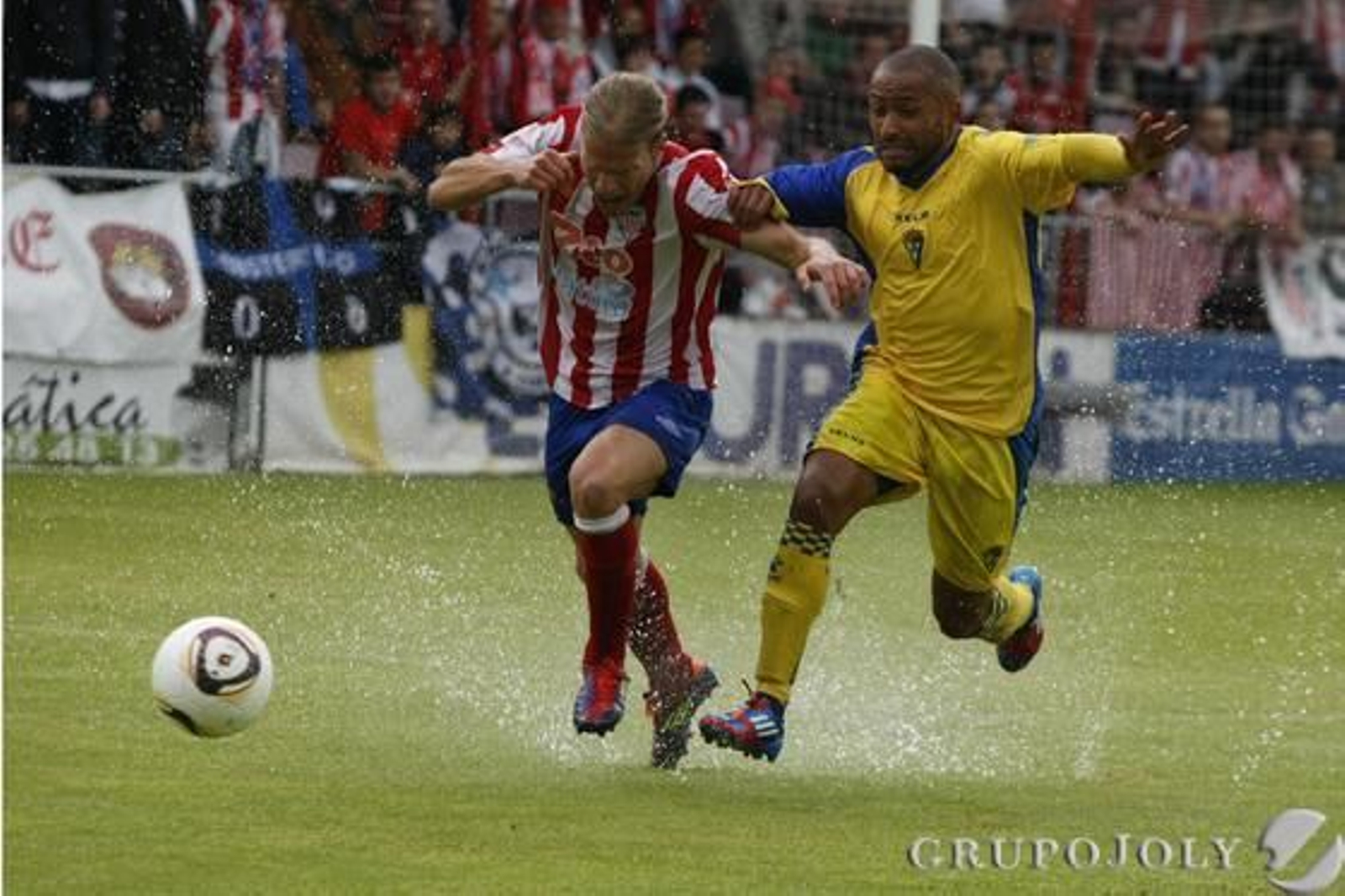 Ikechi, en carrera con Aitor. 

Foto: LOF