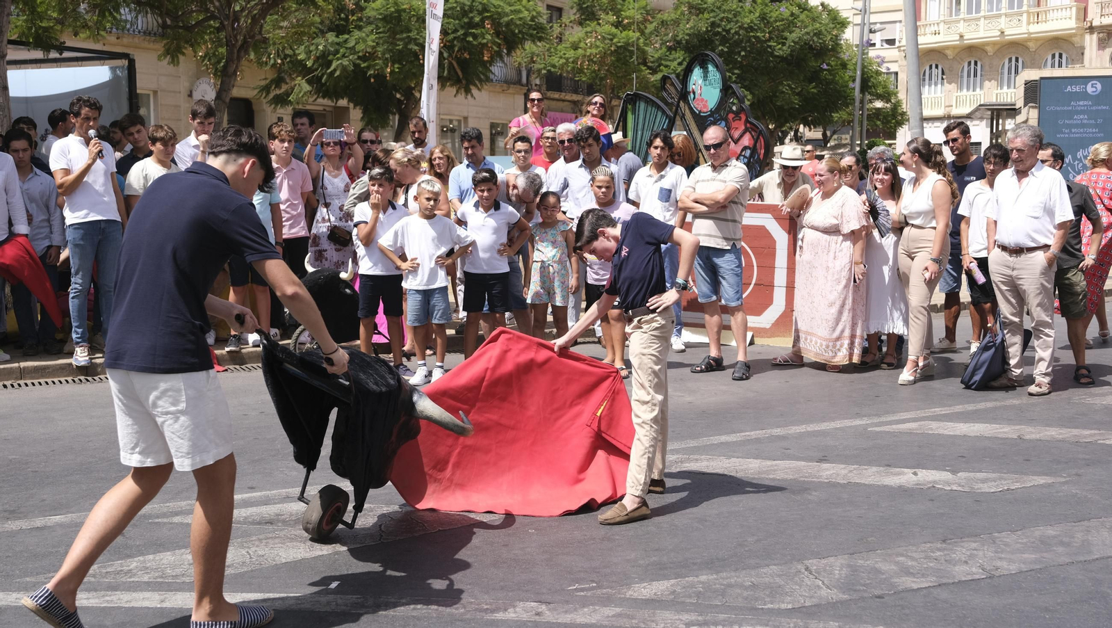 Exhibición de toreo de salón de la Escuela Taurina de Almería, en imágenes