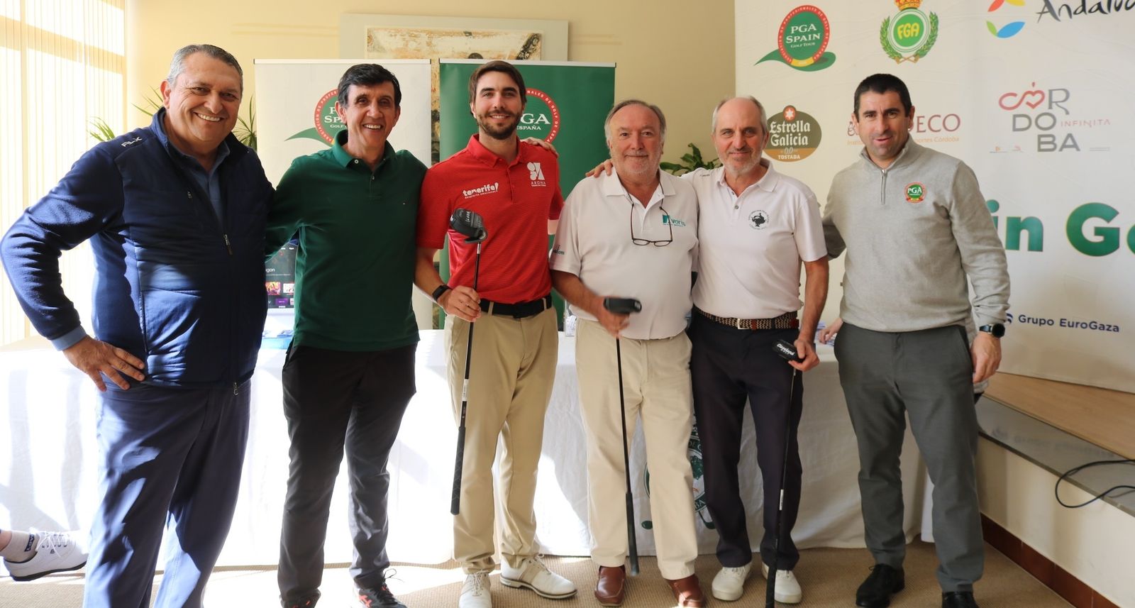 Álvaro Hernández celebra su triunfo en el Pro-Am.