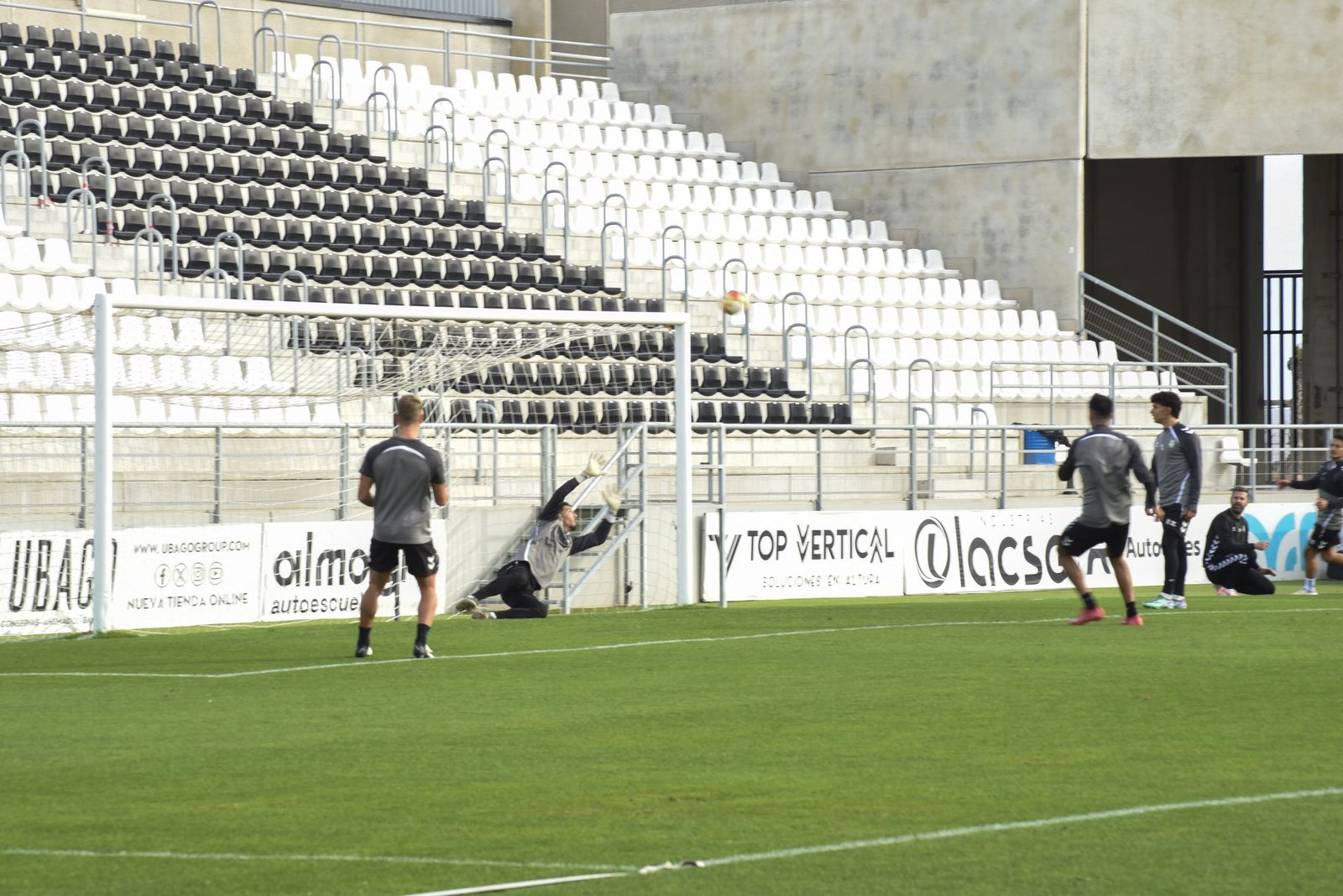 Las fotos del primer entrenamiento de David Muñoz con la Balona