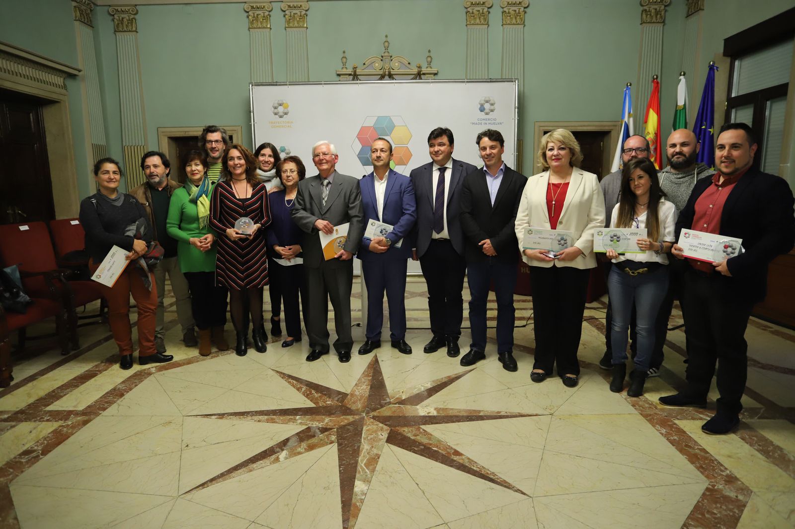 Imágenes de la entrega de los II Premios al Comercio de Huelva