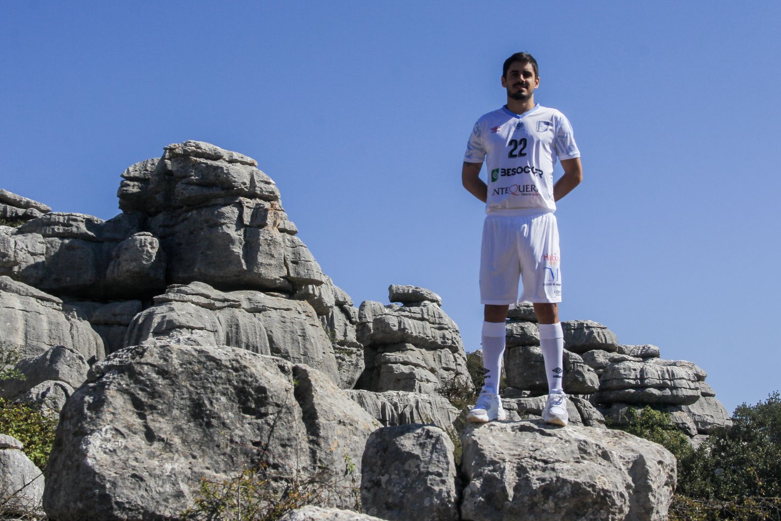 Las fotos de las nuevas equipaciones del UMA Antequera