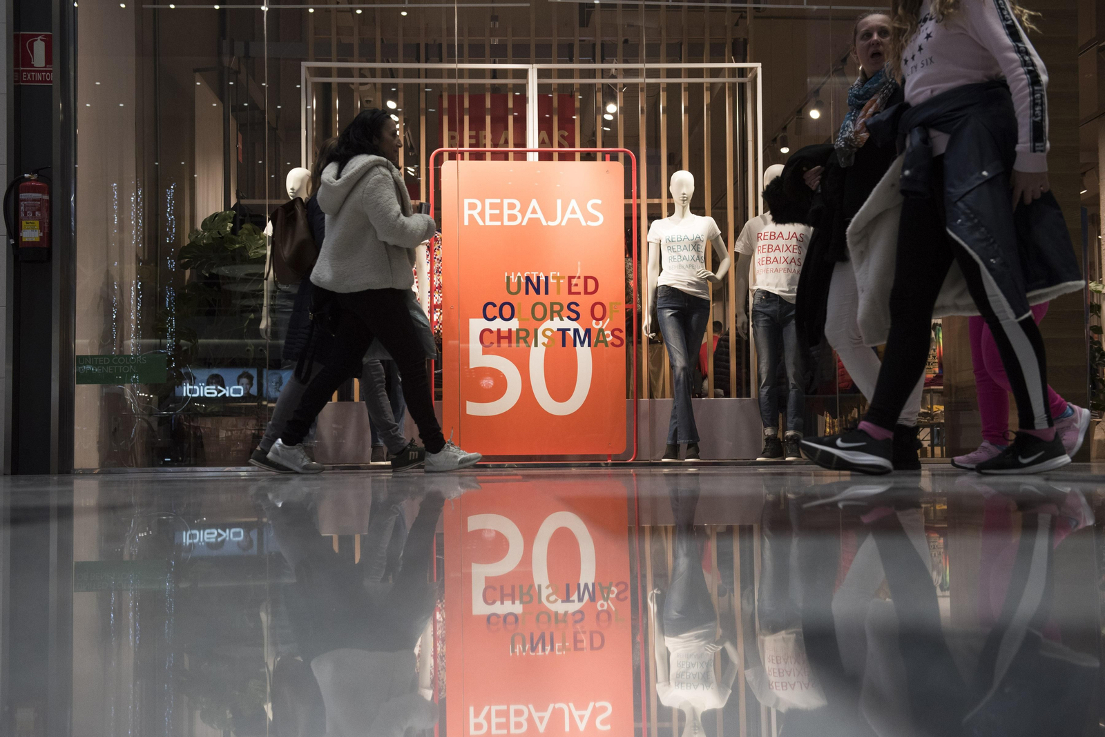 Las campañas comerciales han tirado de nuevo del empleo.