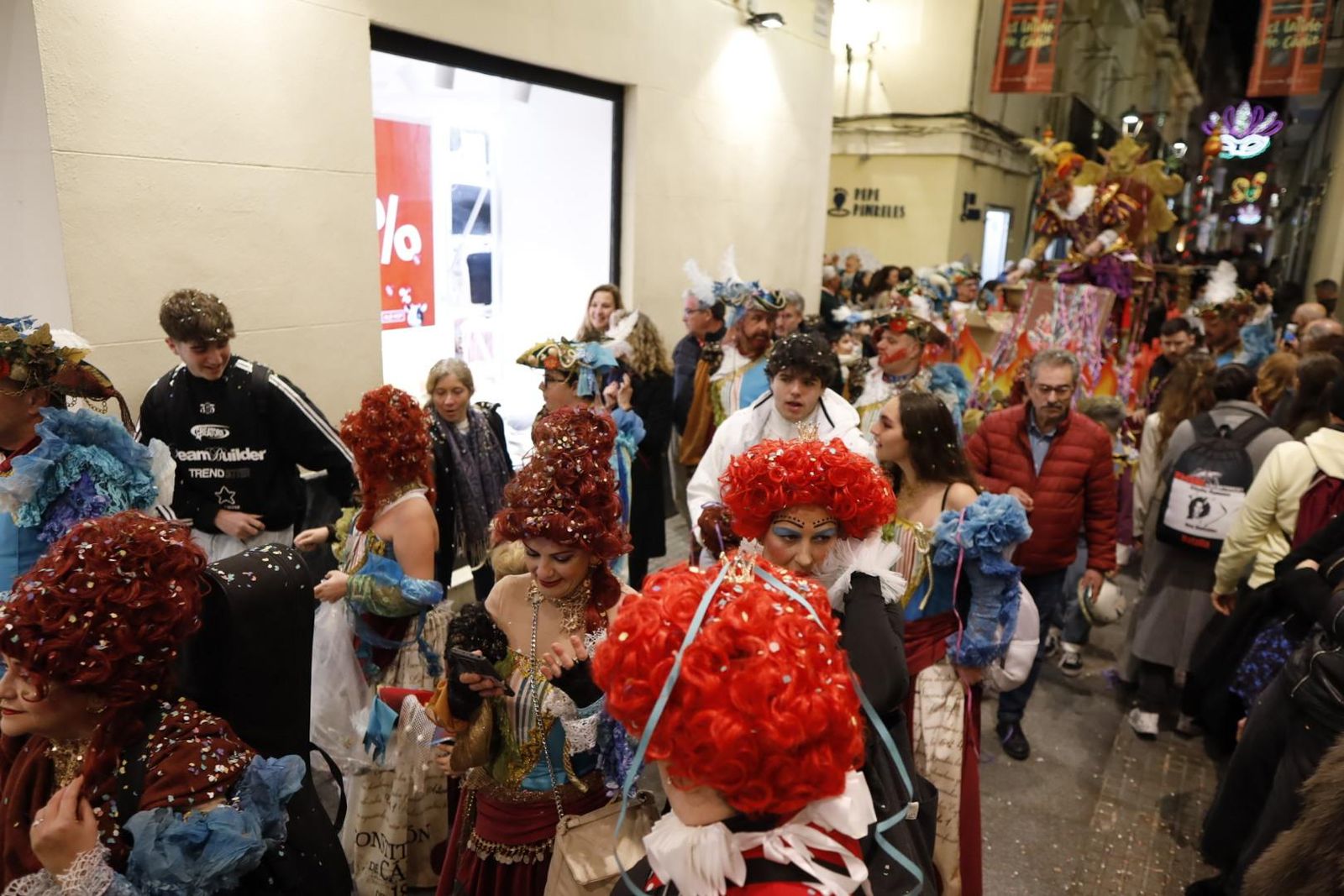 Cortejo, acto y quema del Dios Momo del Carnaval de Cádiz 2026