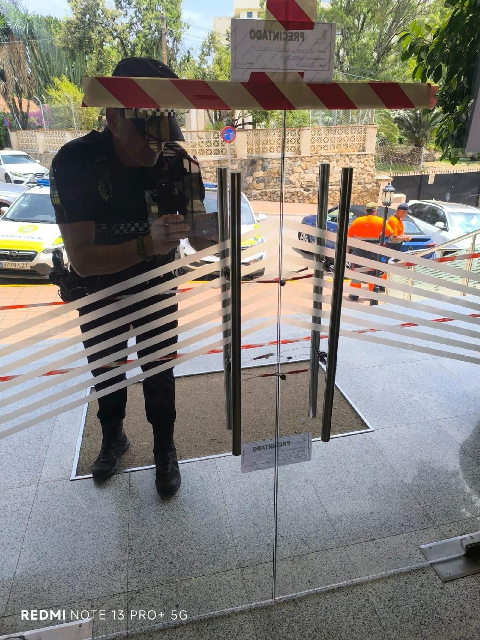 El interior del hotel de Benalmádena precintado por la Policía