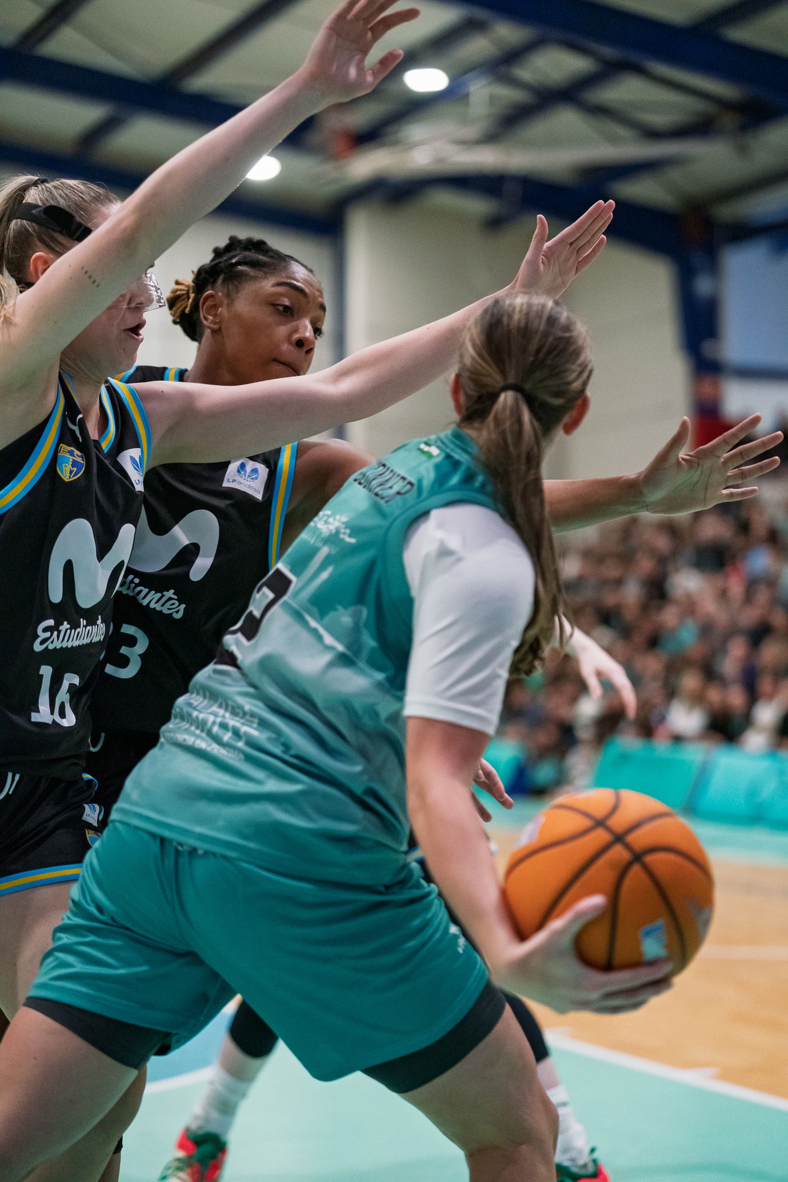 El CAB Estepona se va al parón tras caer ante el Estudiantes (72-80)