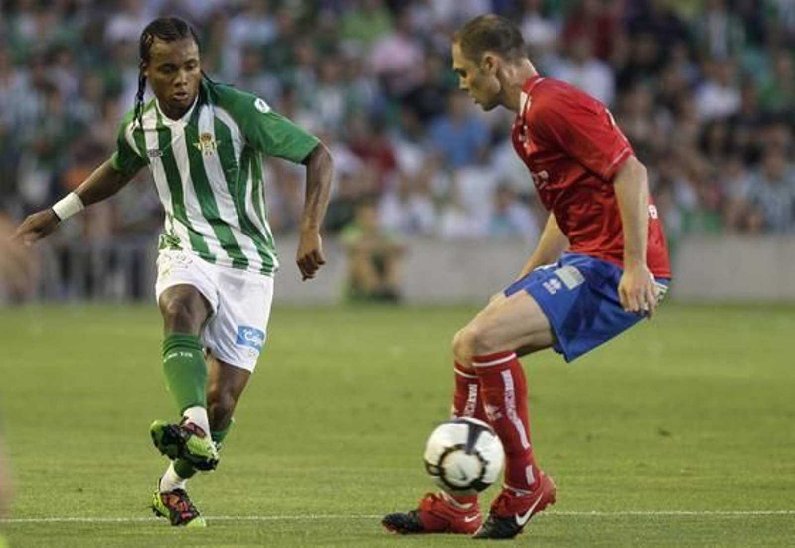 Pavone y Jonathan Pereira dan al Betis tres valiosos puntos para el ascenso.

Foto: Antonio Pizarro