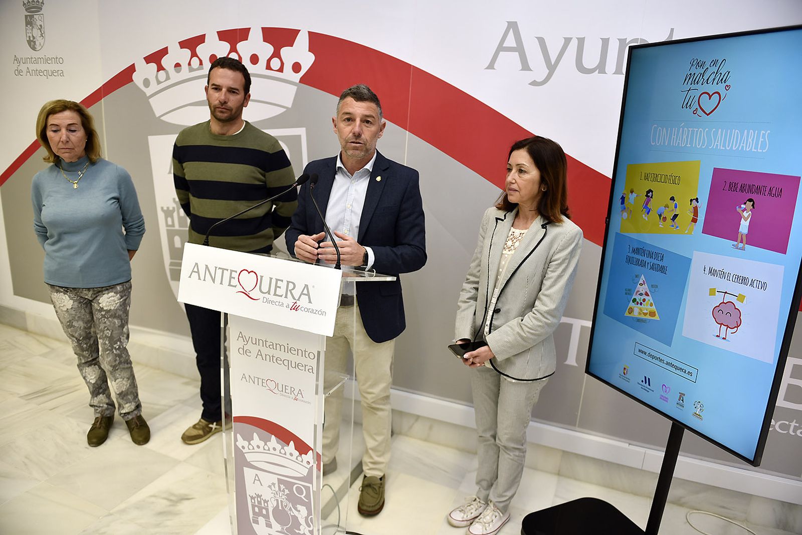 Presentación de los talleres saludables en el Ayuntamiento de Antequera.