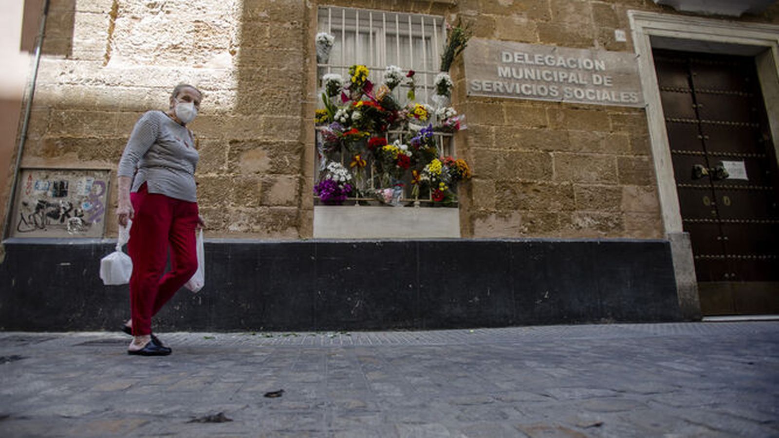 Flores en la casa natal de José María Pemán