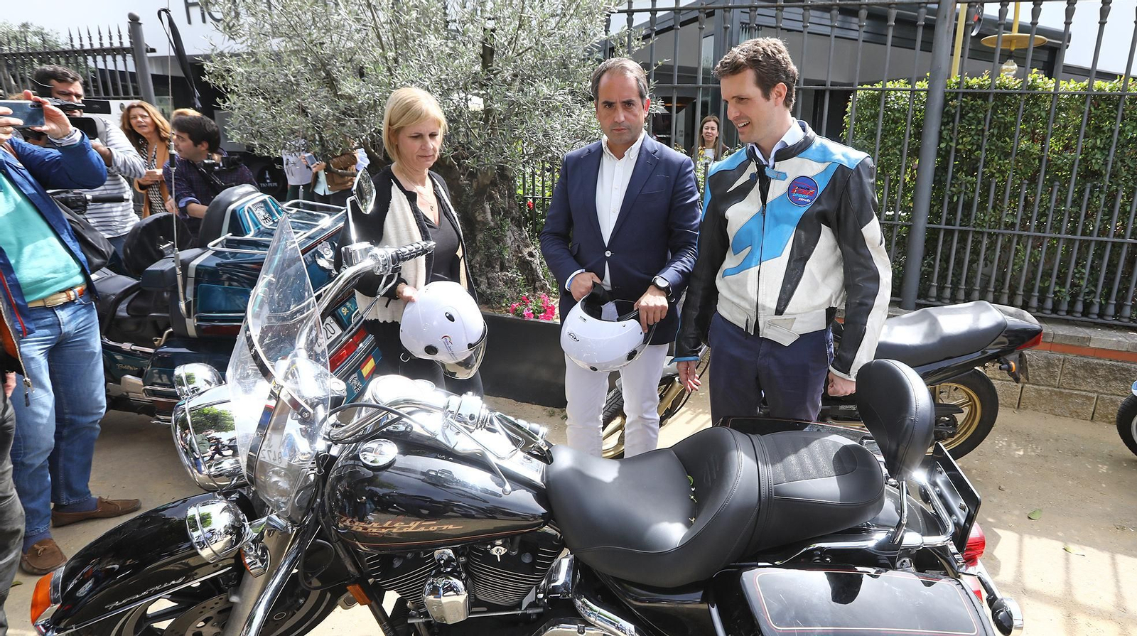 Imágenes de Pablo Casado en un acto con moteros en Jerez