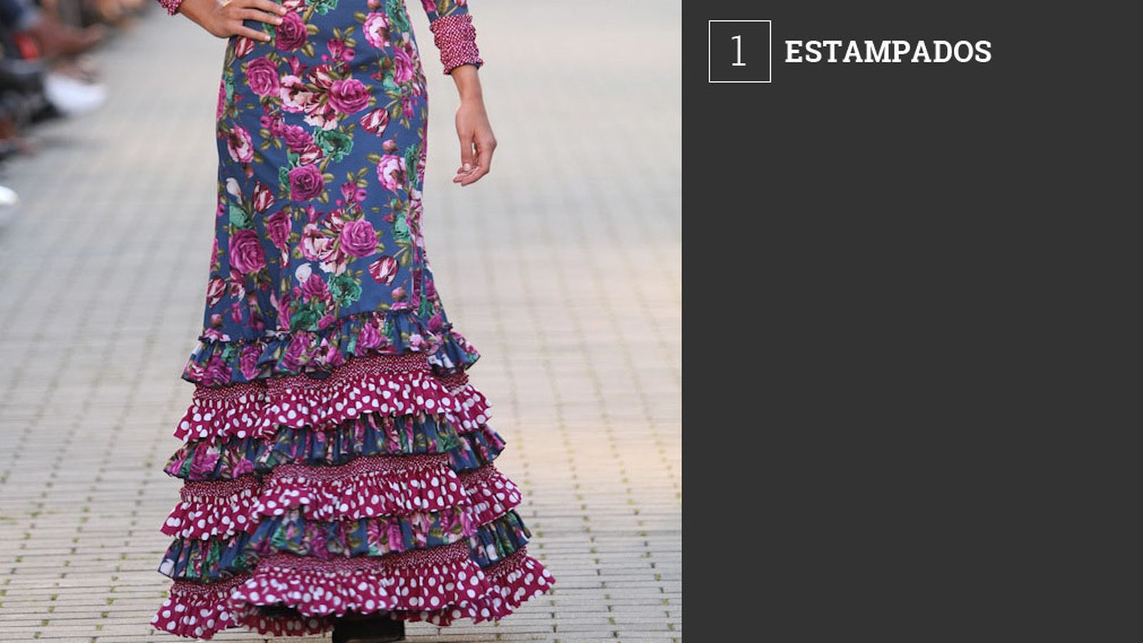 Los tradicionales lunares de diferentes tamaños siempre son una apuesta segura, nunca pasan de moda. Los estampados de flores, también de diferentes tamaños, formas y tonalidades, son un acierto. Y unirlos en un mismo vestido se consolida este año como una de las tendencias para lucir en la feria.