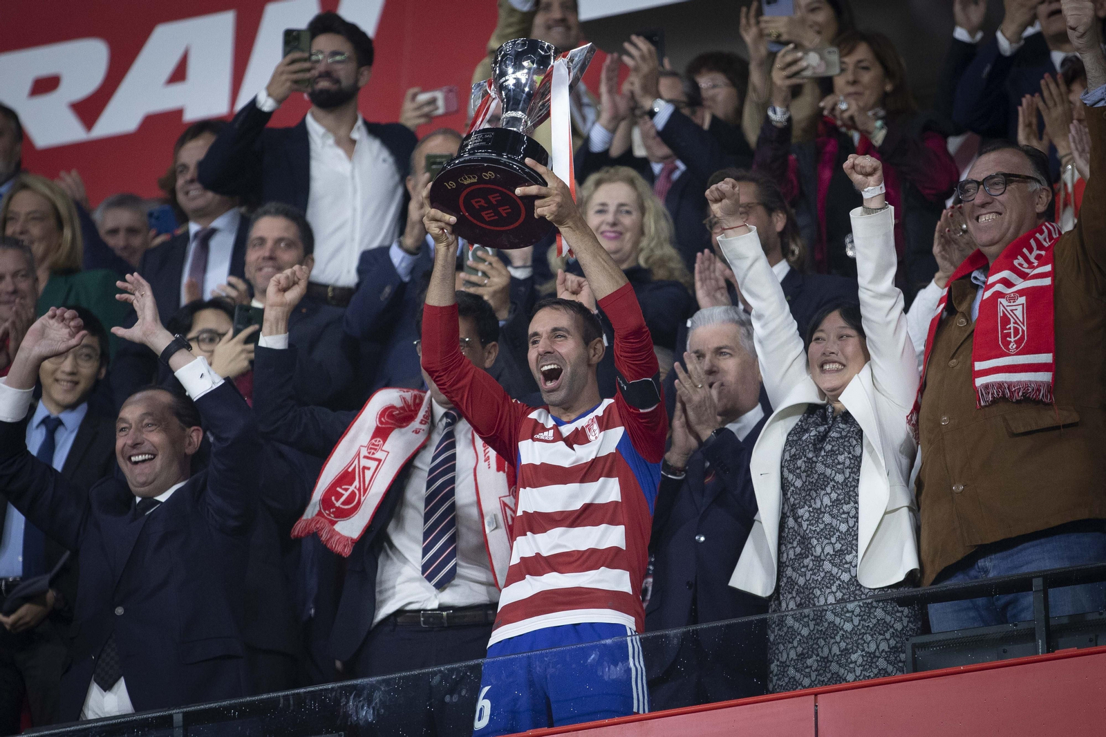 Así se celebró el ascenso el Granada CF en Los Cármenes