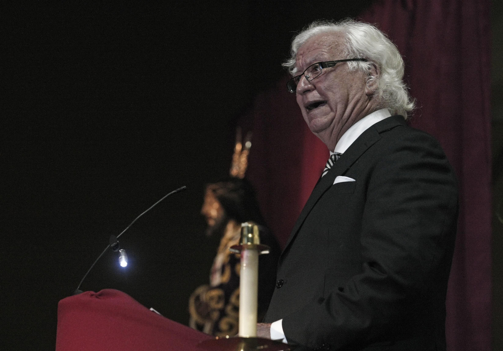 Luis Mañasco oficia un pregón cofrade