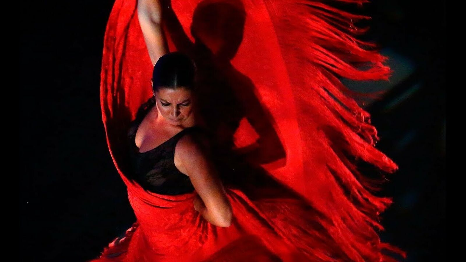 Sara Baras presenta en el Maestranza 'Sombras'.