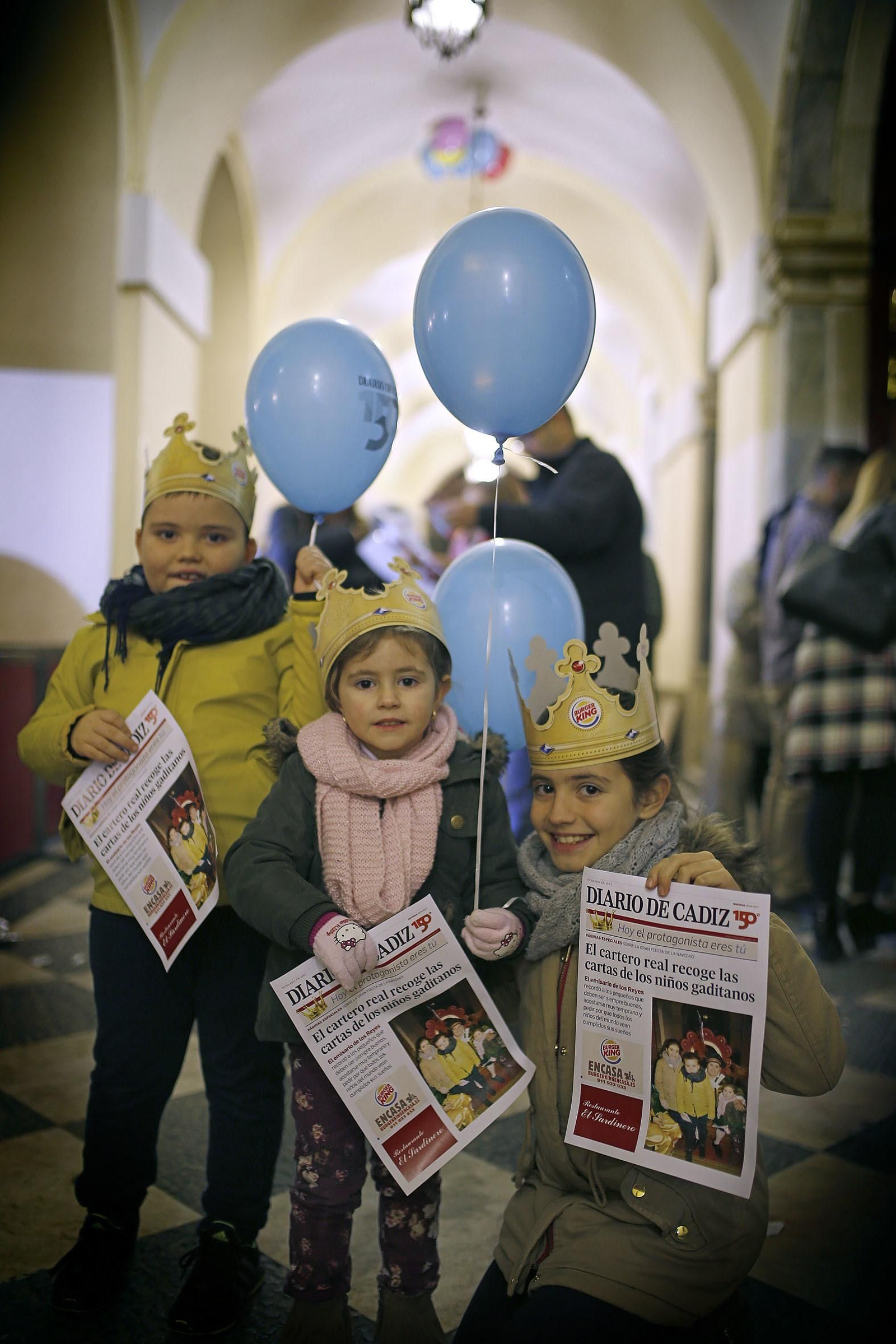 El Cartero Real recoge las cartas de los niños gaditanos para los Reyes Magos