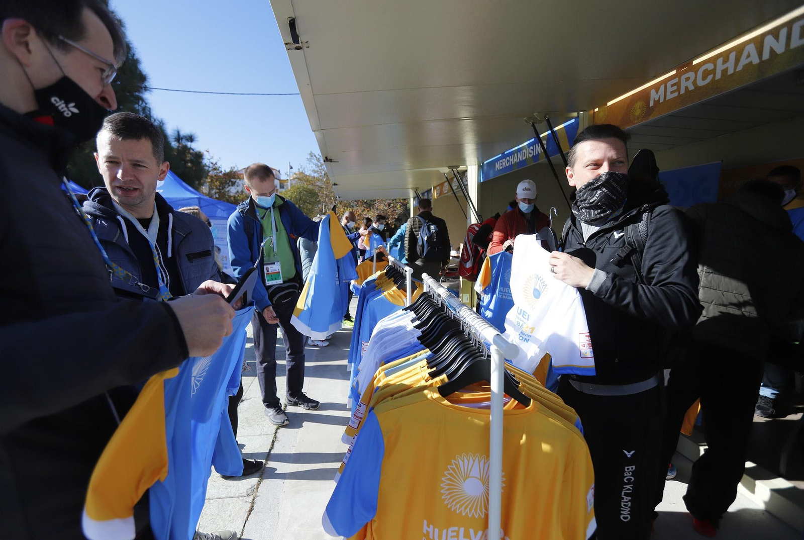 Imágenes del primer día de competición del Mundial senior de bádminton de Huelva 2021