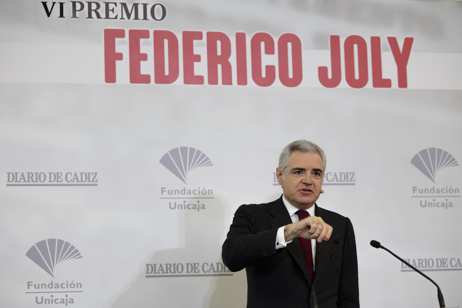 Las imágenes de la entrega del premio Federico Joly al abogado Pedro Pérez-Llorca Zamora