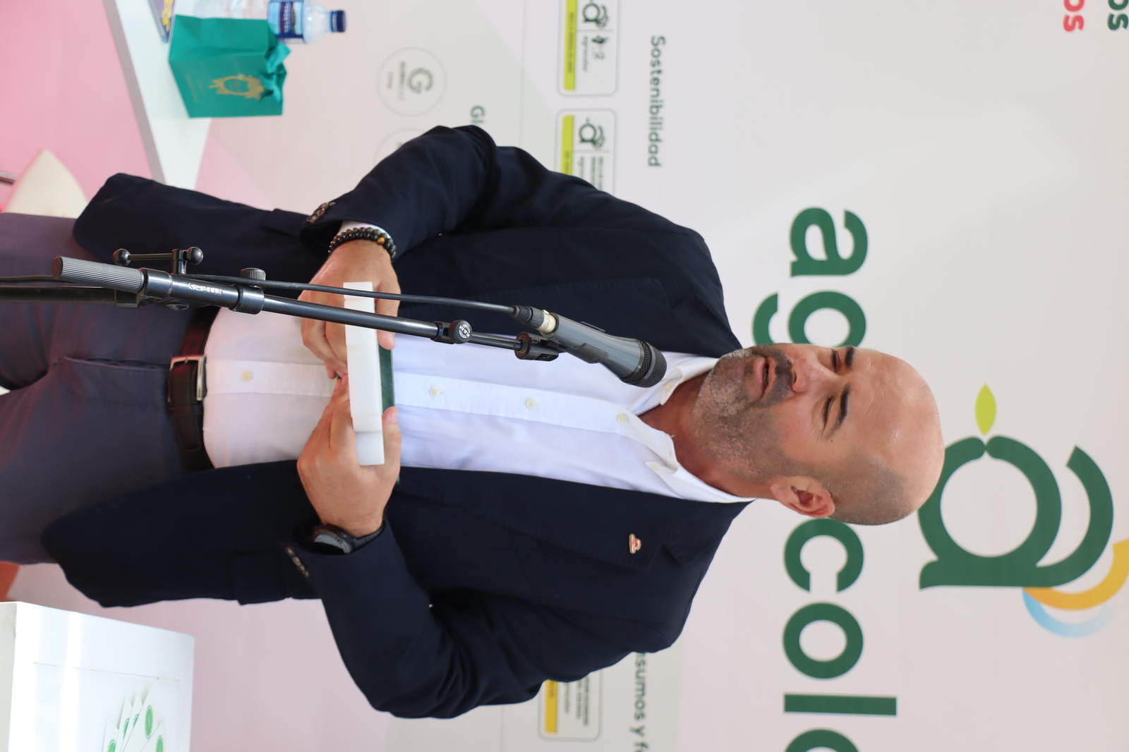 Imágenes del ambiente en la VIII Congreso Internacional de Frutos Rojos en Huelva