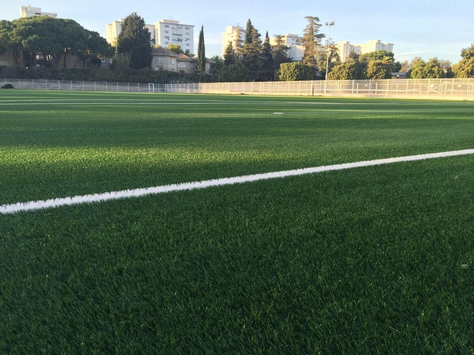 Este viernes y el sábado se celebrará el I Torneo Solidario ‘Marianistas-FITESA’ en las instalaciones del Colegio Nuestra Señora del Pilar ‘Marianistas’ y tendrá como objetivo solidario recaudar fondos para el proyecto de granja-escuela que impulsa la ONG ‘Acción Marianista’, y en la que participa FITESA en Togo, así como seguir aportando fondos a la causa de Aitor Palomeque, joven jugador del A.D. Marianistas que fue víctima de un accidente.