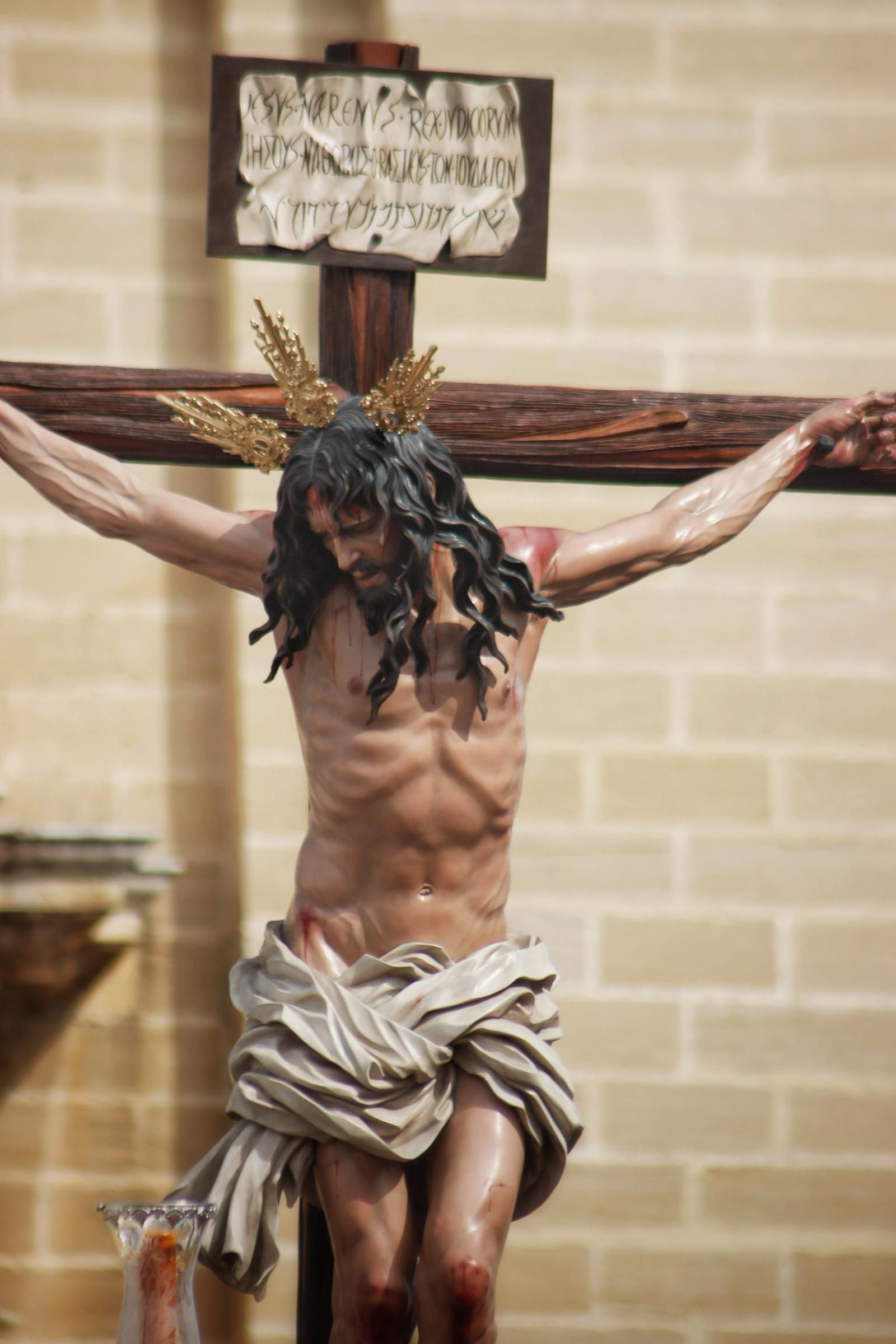 Imágenes de la salida del Perdón en la Semana Santa de Chiclana 2025